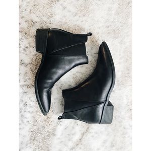 Steve Madden Black Ankle Boots 8.5